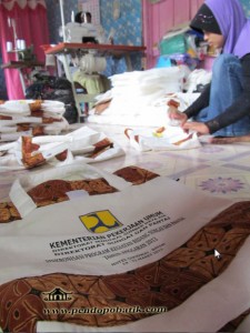 Produksi Tas Seminar Batik